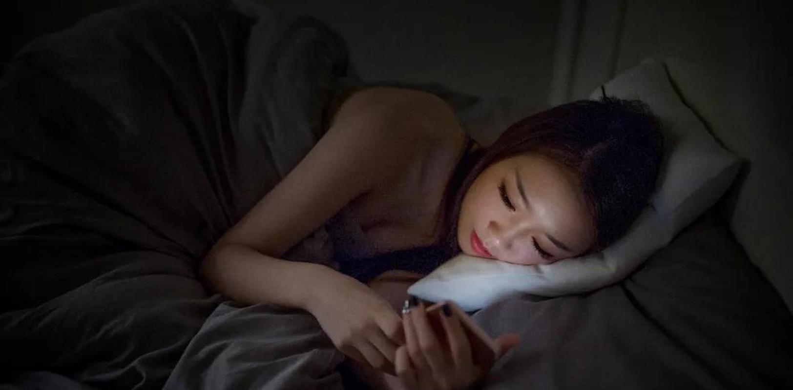 正规商务调查公司-电影“实习生”，成功的女性是否应该原谅谁出轨？